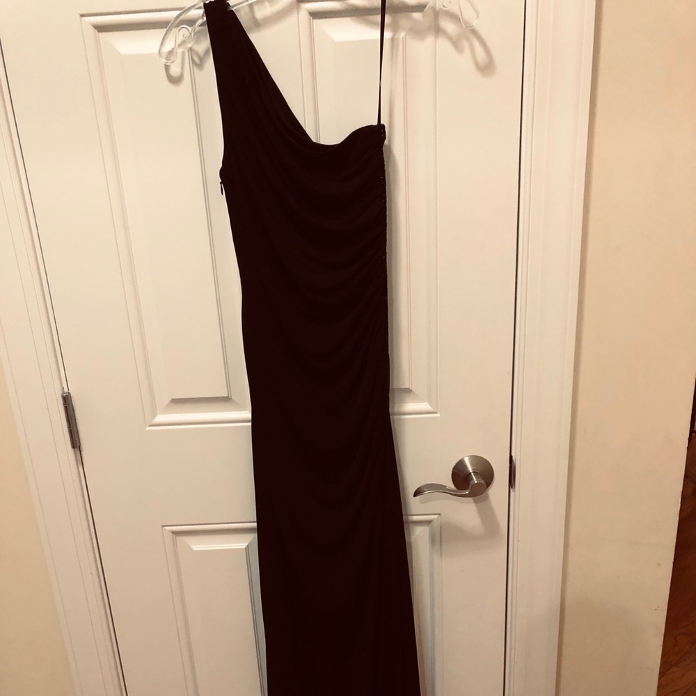 Elegant one shoulder black evening gown size 0